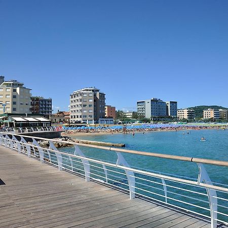 Clipper Hotell Pesaro Eksteriør bilde