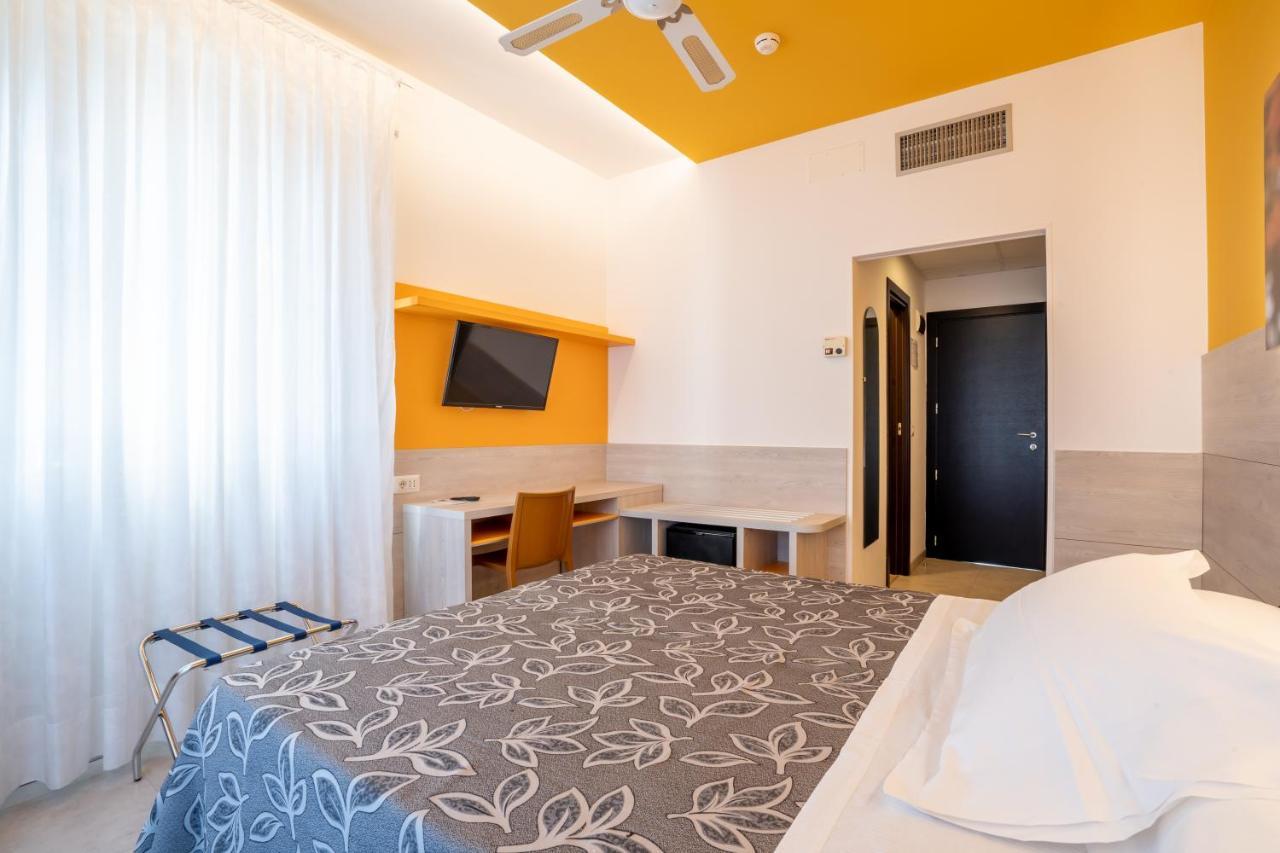 Clipper Hotell Pesaro Eksteriør bilde