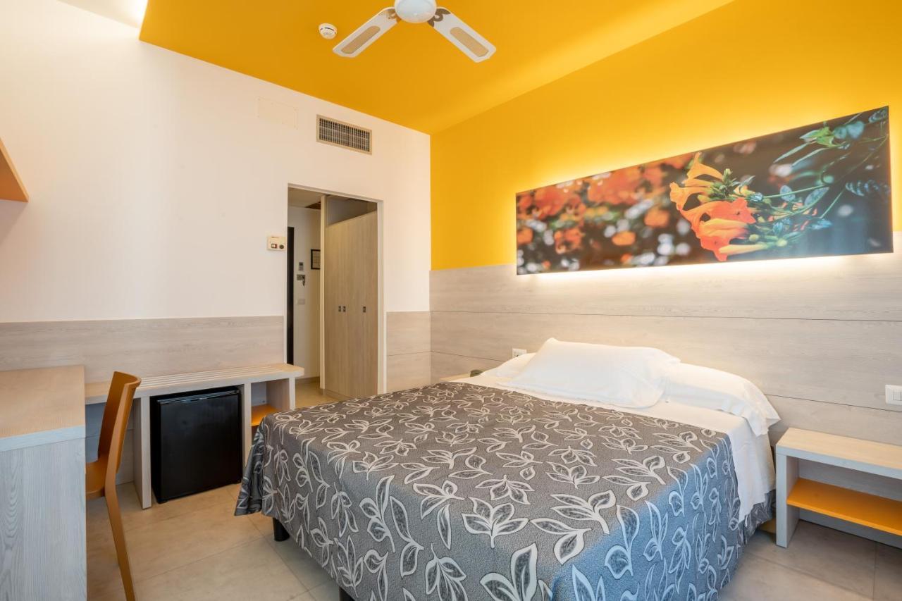 Clipper Hotell Pesaro Eksteriør bilde