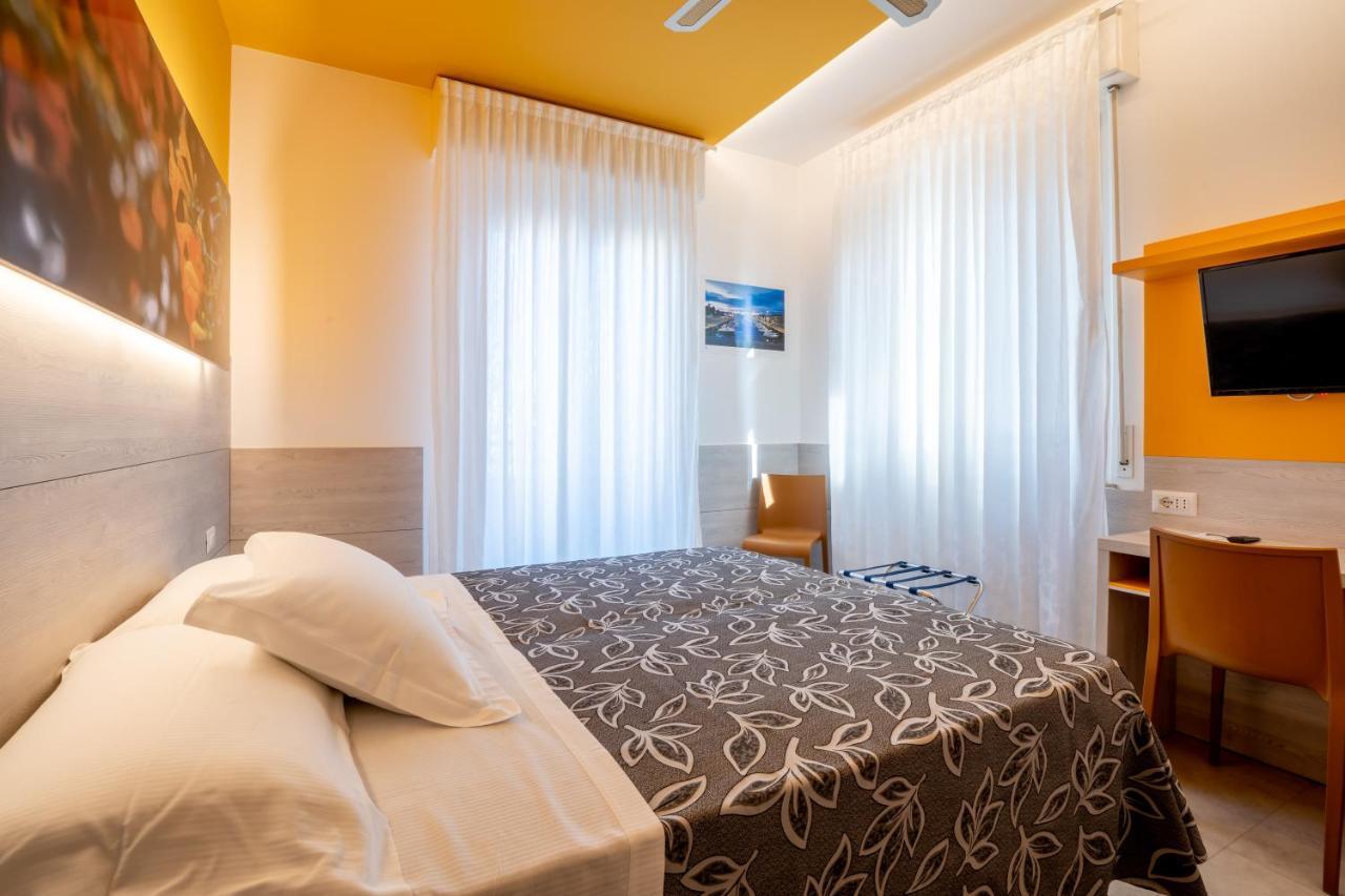 Clipper Hotell Pesaro Eksteriør bilde